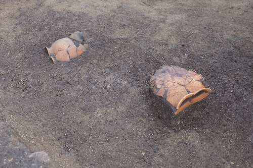 竪穴建物に捨てられた土器